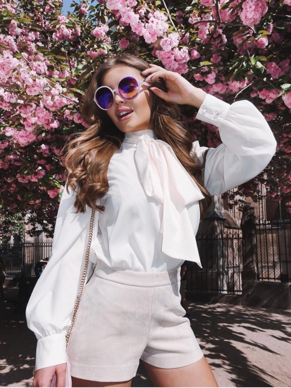 Parallax Post Divided Into Columns