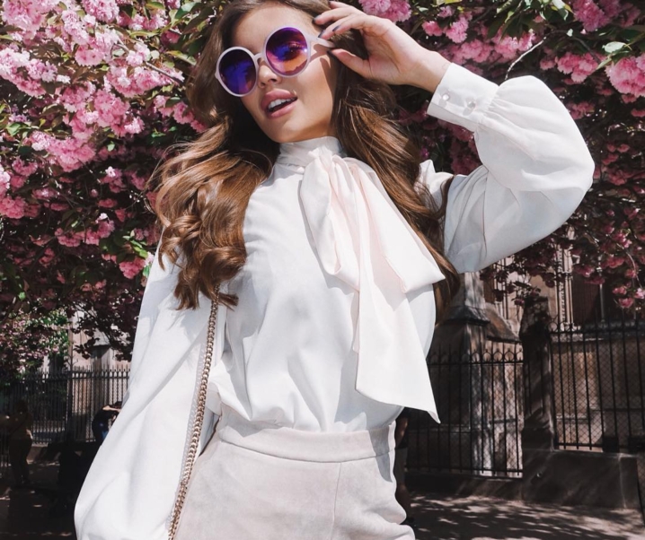 Parallax Post Divided Into Columns